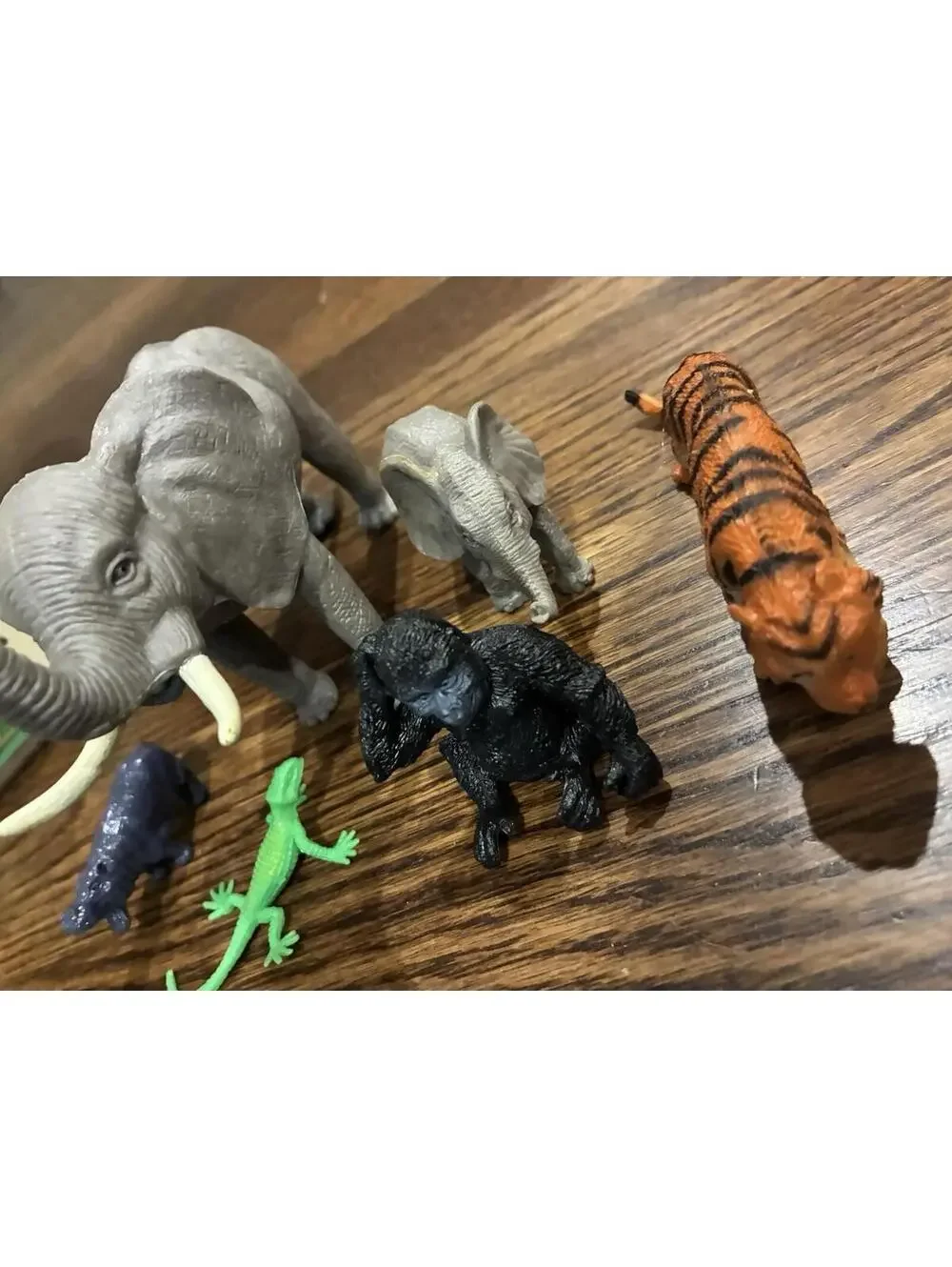 Vintage Plastic Wild Animal Toy Figure Lot Elephant Gorilla Tiger Hippo Lizard